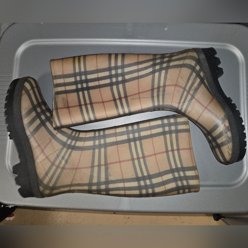 Burberry Plaid Rain Boots - Beige Plaid